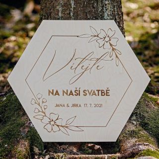 Plánujete svatbu? Koukněte ke mně na novou kolekci uvítacích tabulí :) www.gravotom.cz #uvitacitabule #svatebnidoplnky...